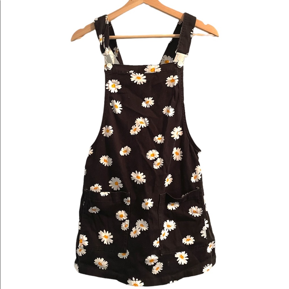Forever 21 Mini Daisy Print Overall Dress